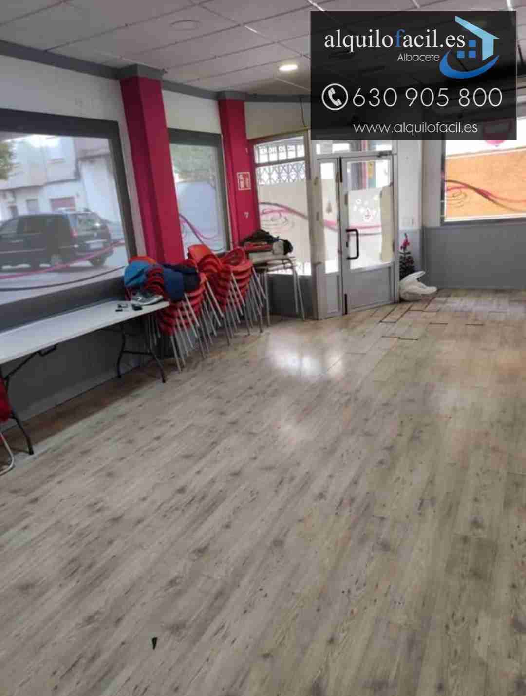 SE ALQUILA BAR EN ZONA FERIA- PILAR DE 75 METROS
