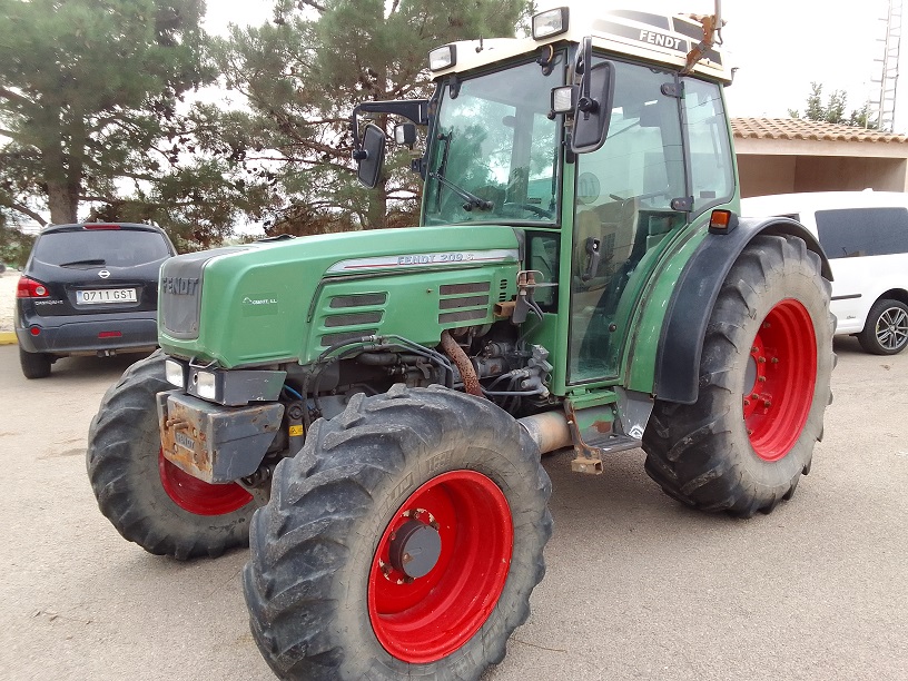 TRACTOR FENDT 209 S CON CABINA.
