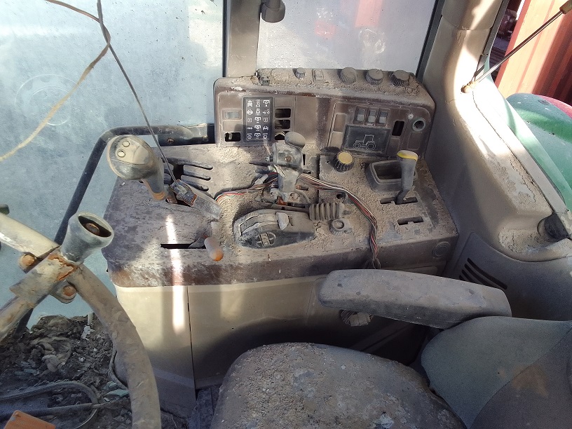Tractor JOHN DEERE 6320 PREMIUM QUEMADO.