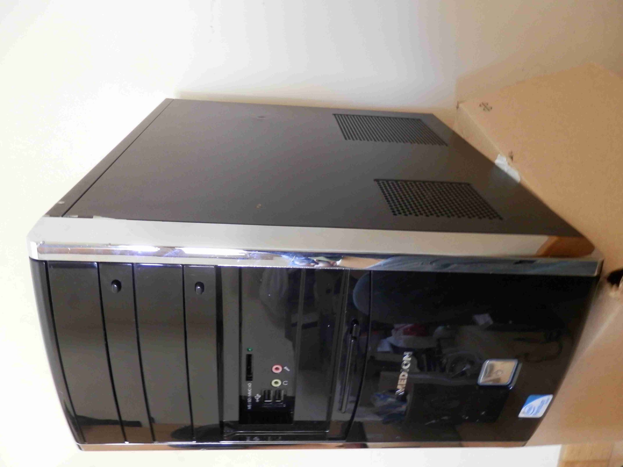 PC MEDION RAM 4GB HDD250GB TECLADO RATON WINDOWS 10