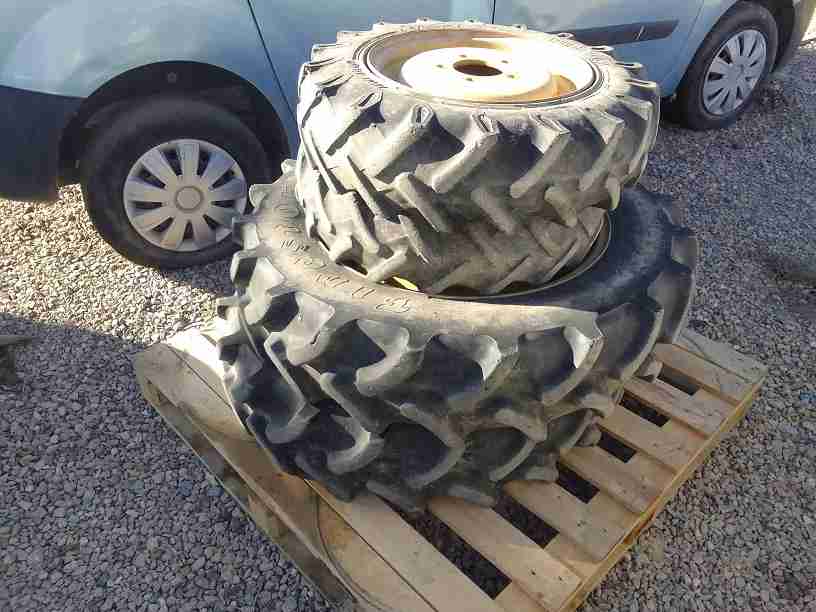 RUEDAS Y NEUMÁTICOS PARA TRACTOR JOHN DEERE.