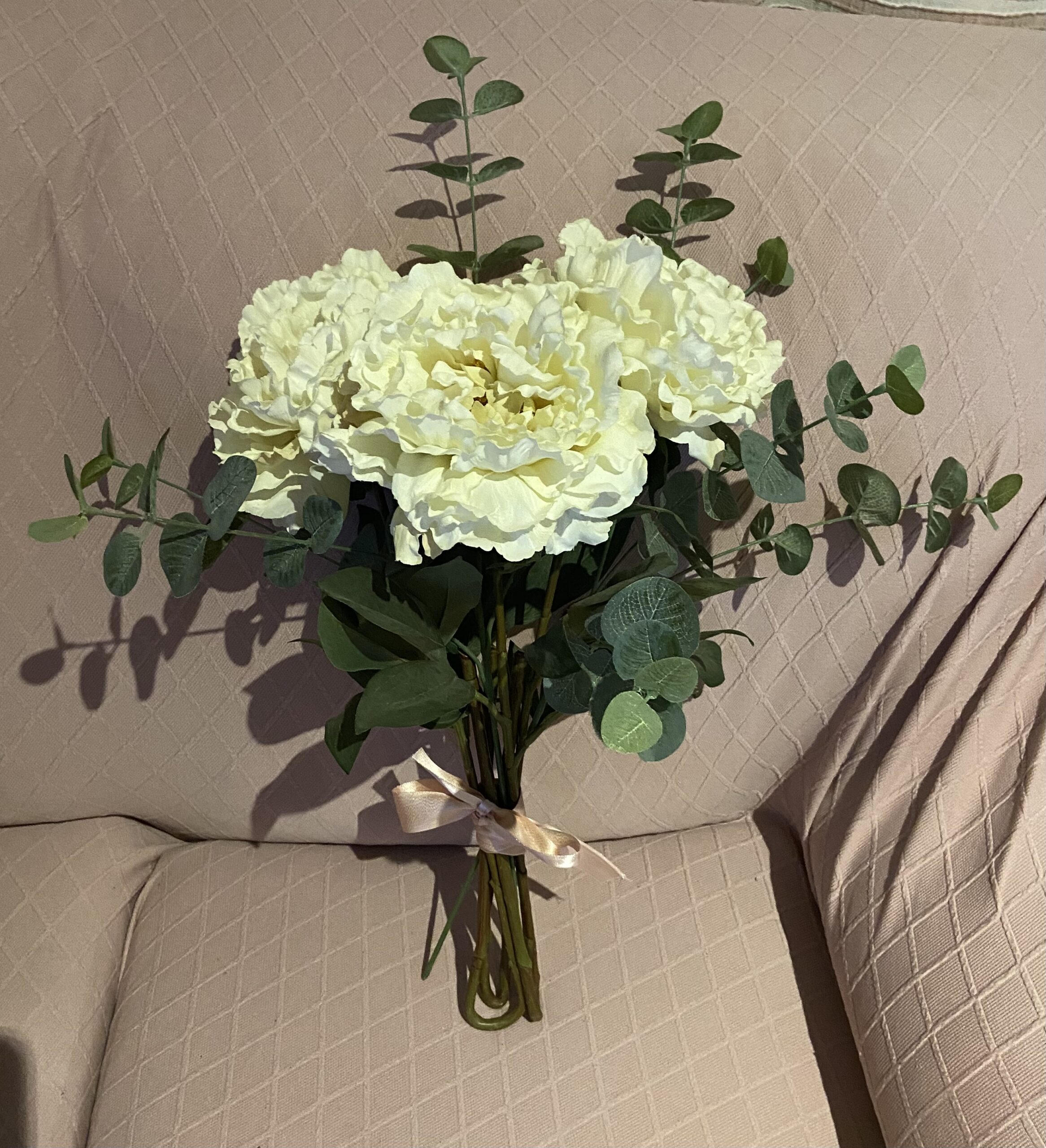 Ramo de flores artificiales