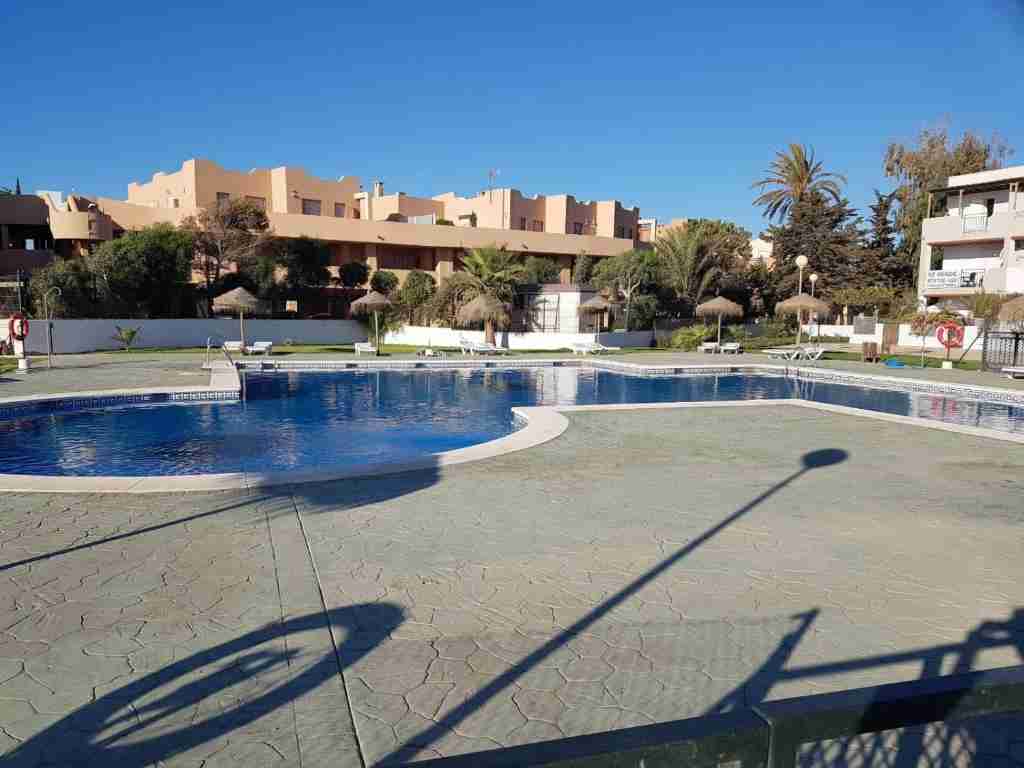 Casa baja preciosa con jardín privado naturista!