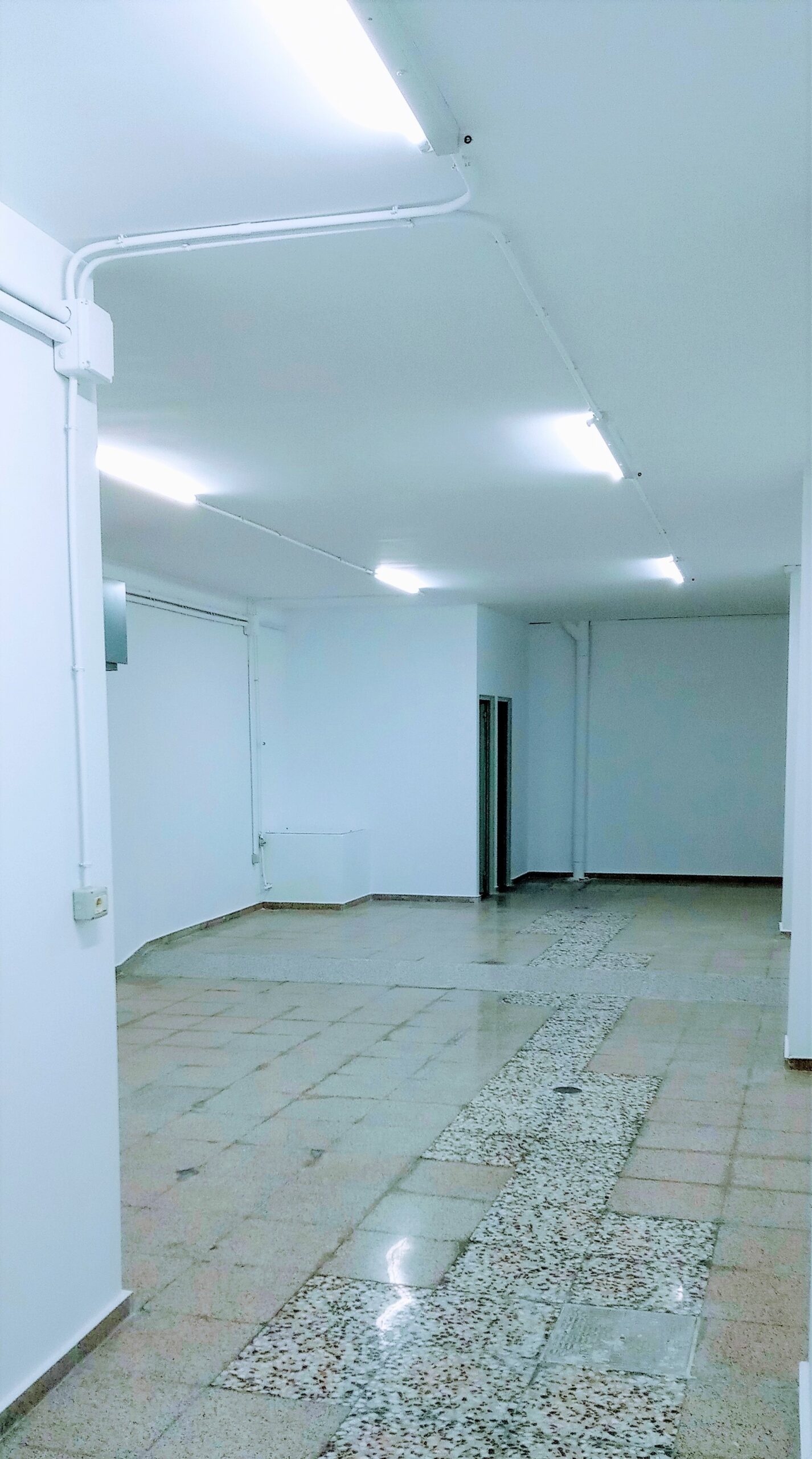 Se alquila local comercial. Benidorm centro.