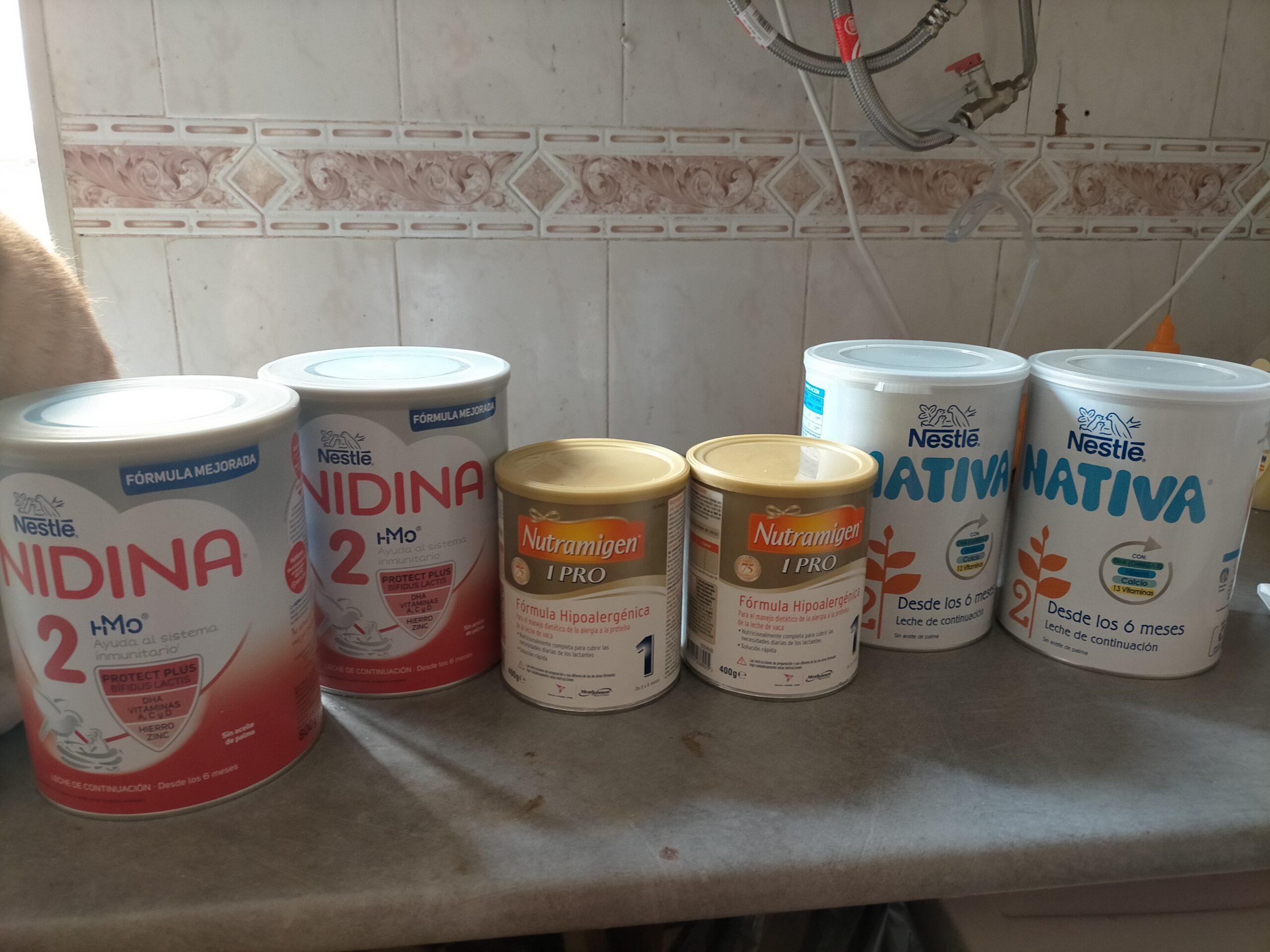 Vendo botes de leche para bebés más barato ya no lo hay