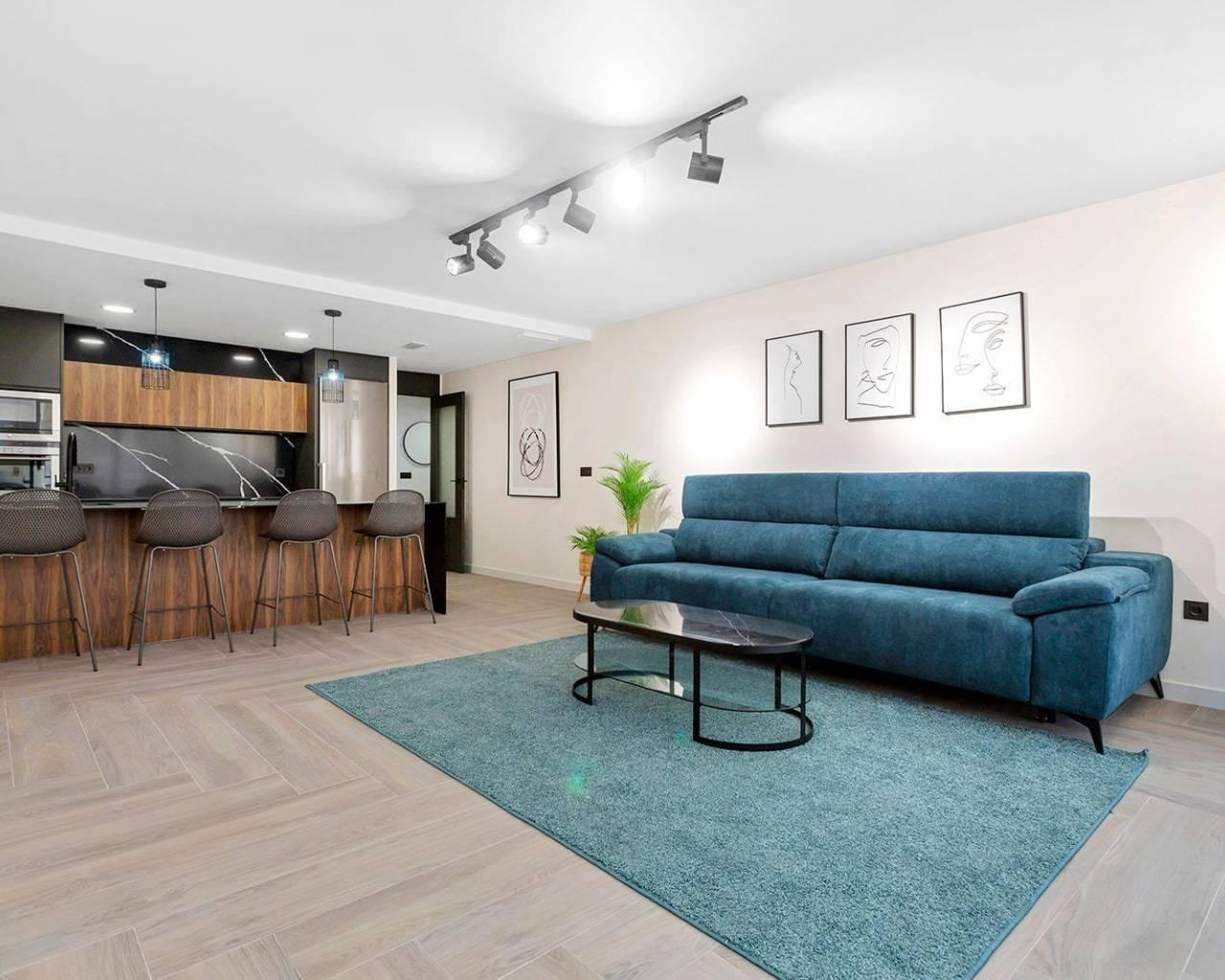 PISO  DE  3 HABITACIONES 2 BAÑOS 3N TORREVIEJA EN PUERTO DE TORREVIEJA (ALICANTE)