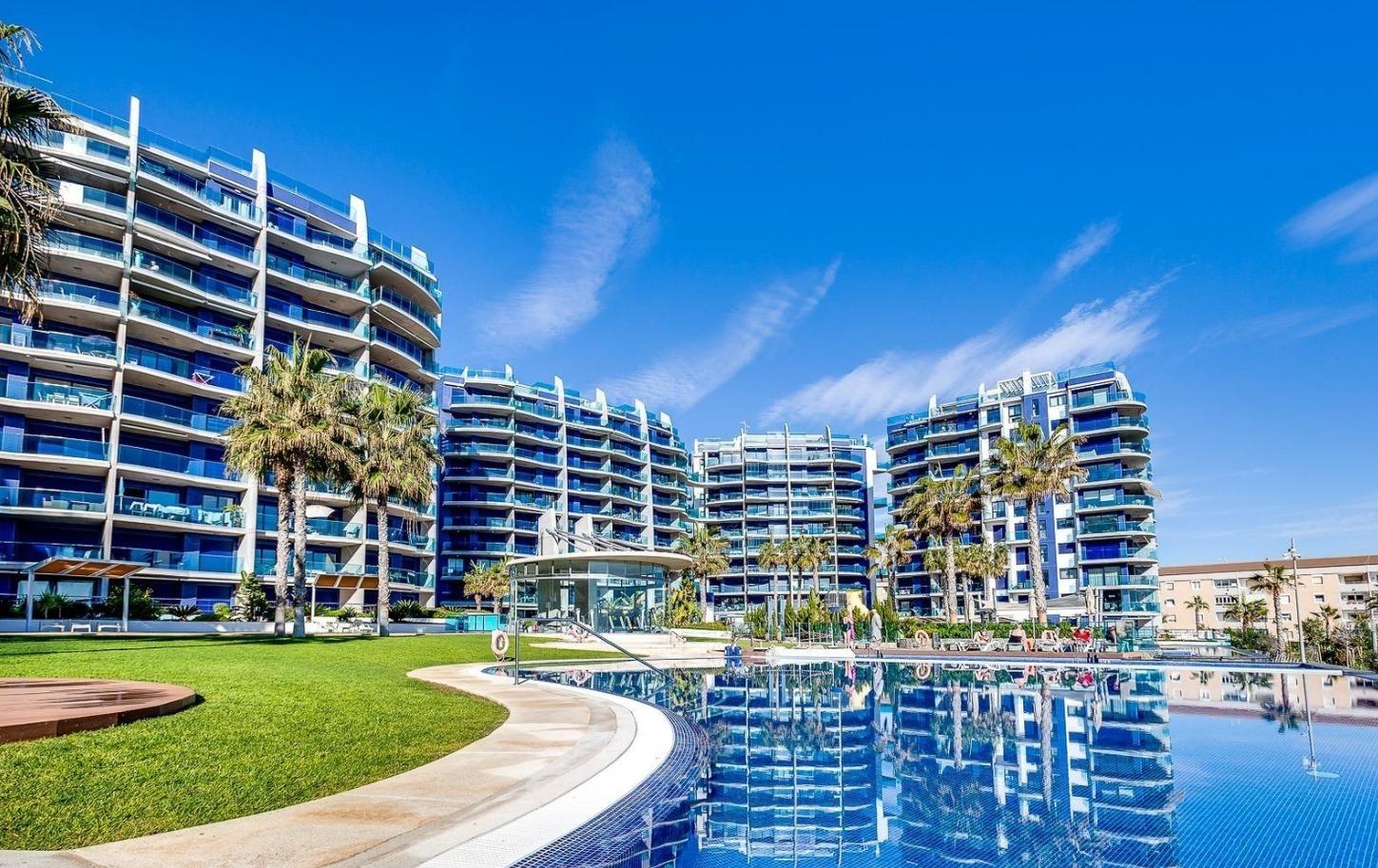 Apartamento en residencial de lujo SeaSenses con únicas vistas panorámicas al mar !!!