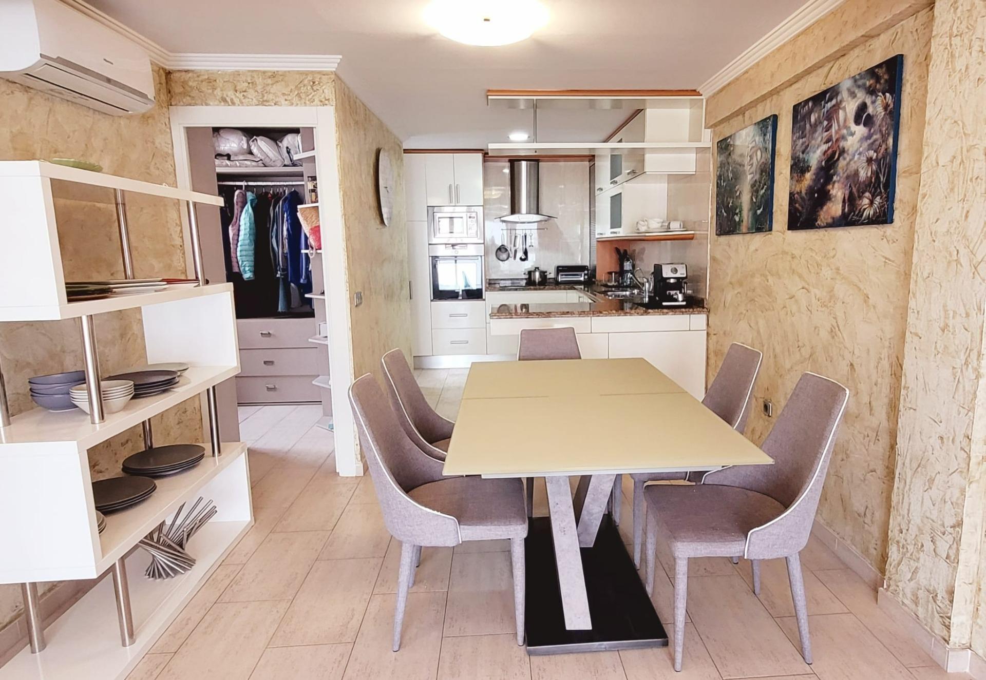APARTAMENTO EN CENTRO DE TORREVIEJA (ALICANTE) 2 HABITACIONES