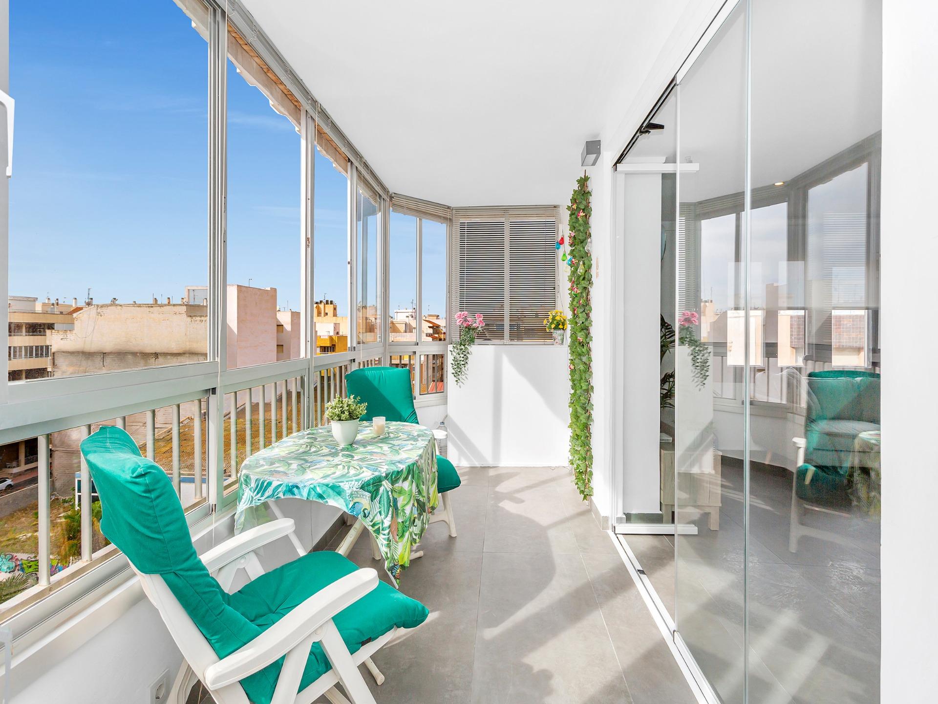 APARTAMENTO DE 3 HABITACIONES 2 BAÑOS CON VISTAS AL MAR EN TORREVIEJA ( ACEQUION )