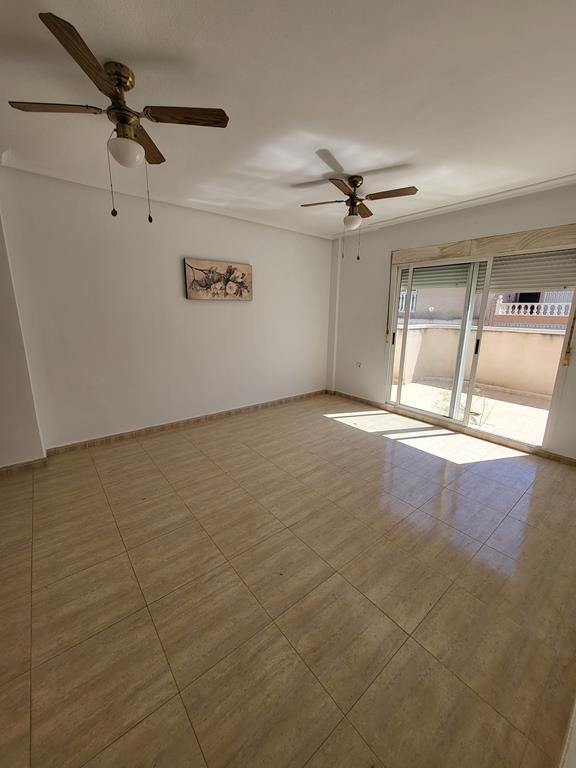 ATICO EN CENTRO DE TORREVIEJA DE 3 HABITACIONES 2 BAÑOS