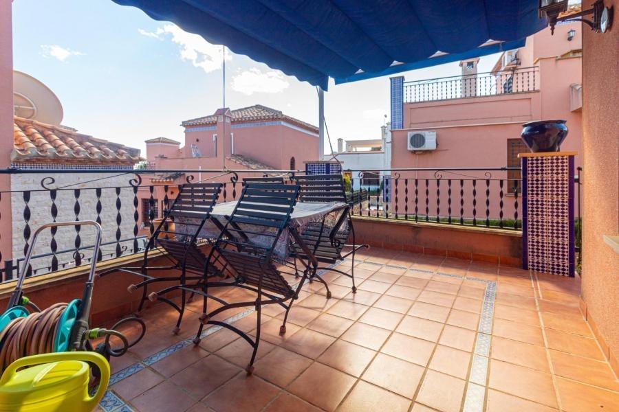 ADOSADO EN SAN MIGUEL DE LAS SALINAS  ( ORIHUELA COSTA ) DE 3 HABITACIONES 2 BAÑOS