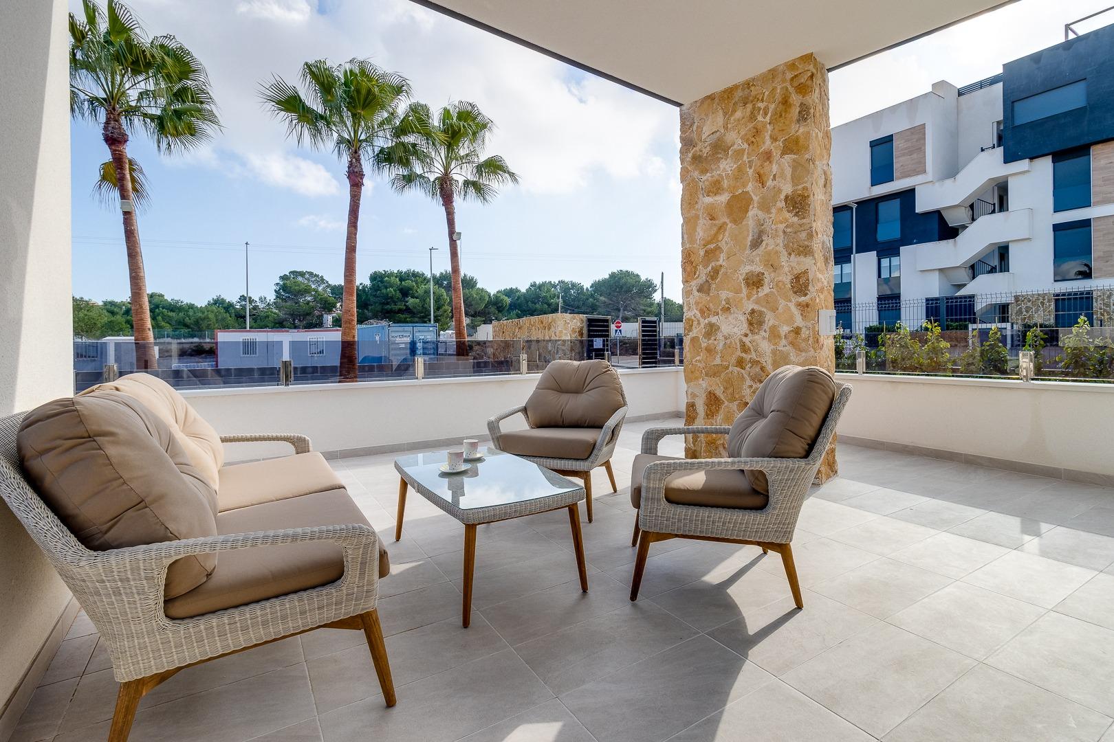 APARTAMENTO DE 2 HABITACIONES 2 BAÑOS EN URBANIZACION CON PISCINA COMUNITARIA