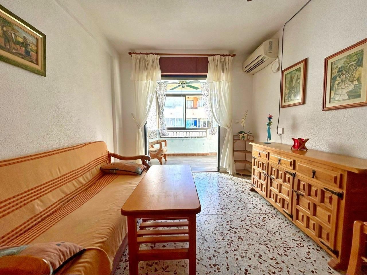 APARTAMENTO EN MIL PALMERAS DE 2 HABITACIONES 1 BAÑO