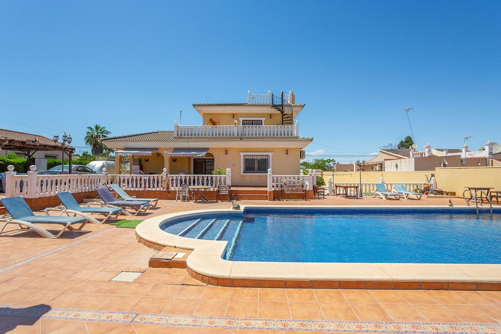 CHALET EN LOS BALCONES (TORREVIEJA) ALICANTE