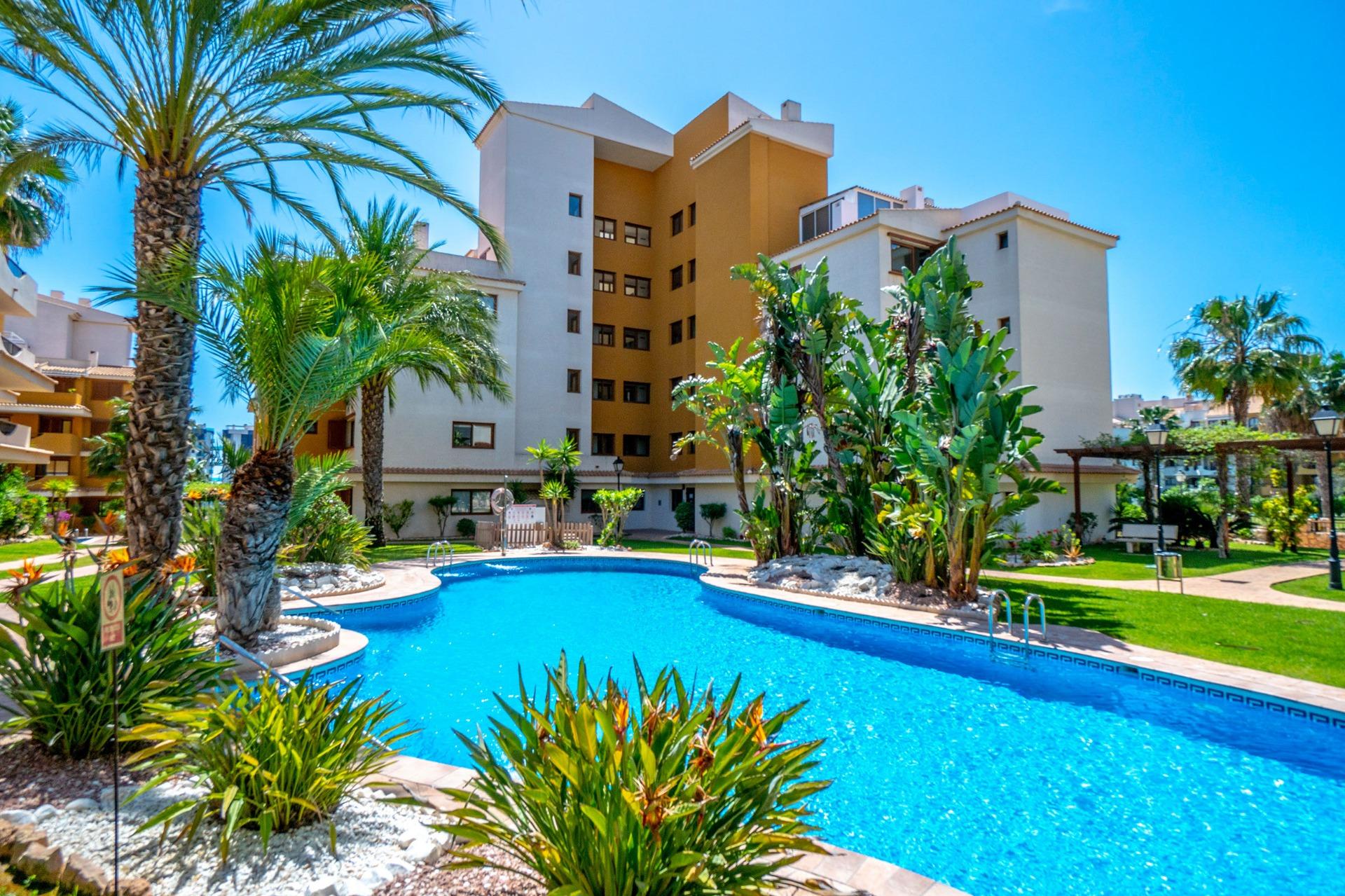 APARTAMENTO EN PUNTA PRIMA (ORIHUELA COSTA) "LA ENTRADA" 2 HABITACIONES. 2 BAÑOS. GARAJE+TRASTERO.