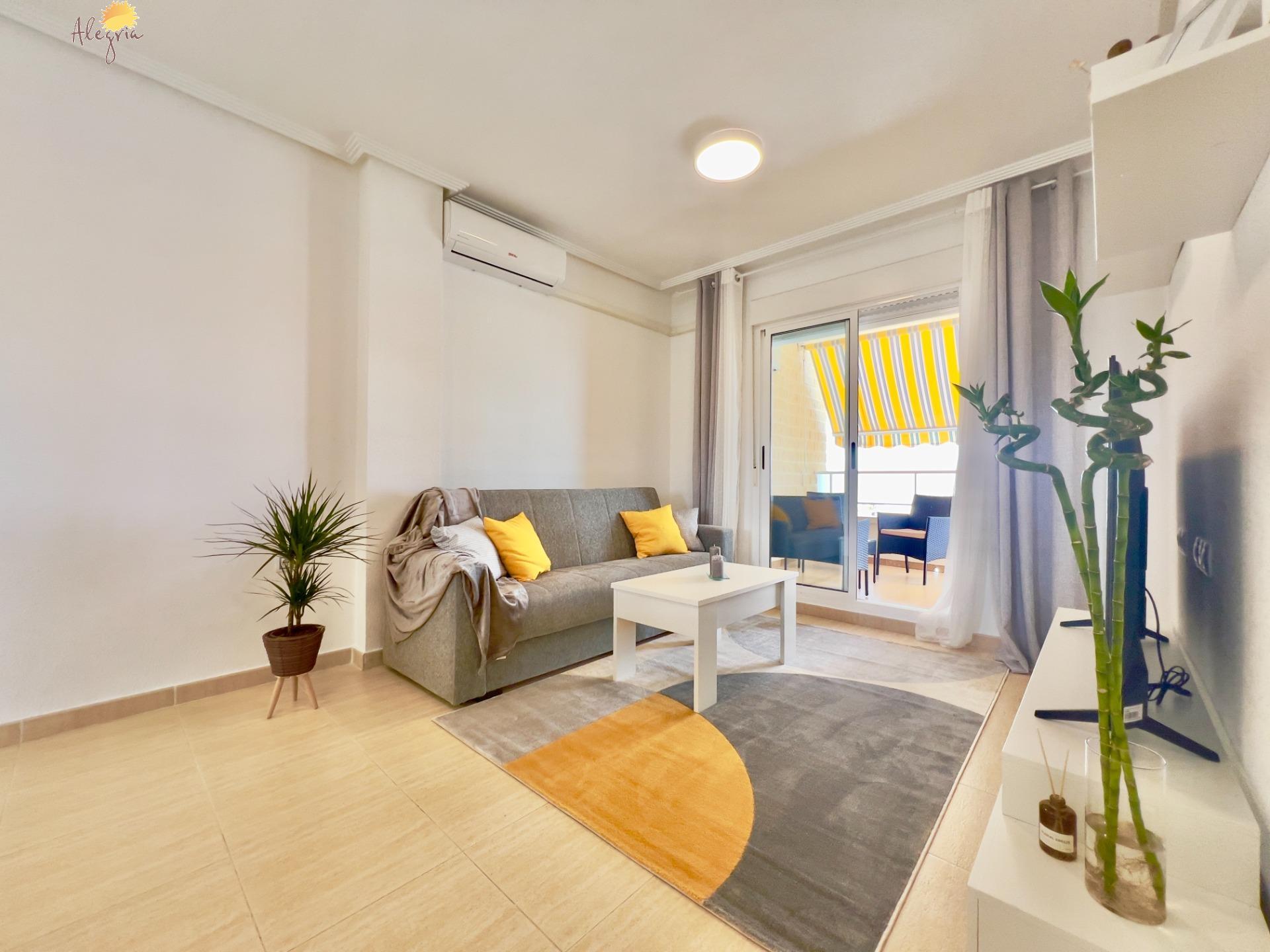 ¡LICENCIA TURÍSTICA! IMPECABLE APARTAMENTO CON PARKING INCLUIDO + PISCINA EN TORREVIEJA