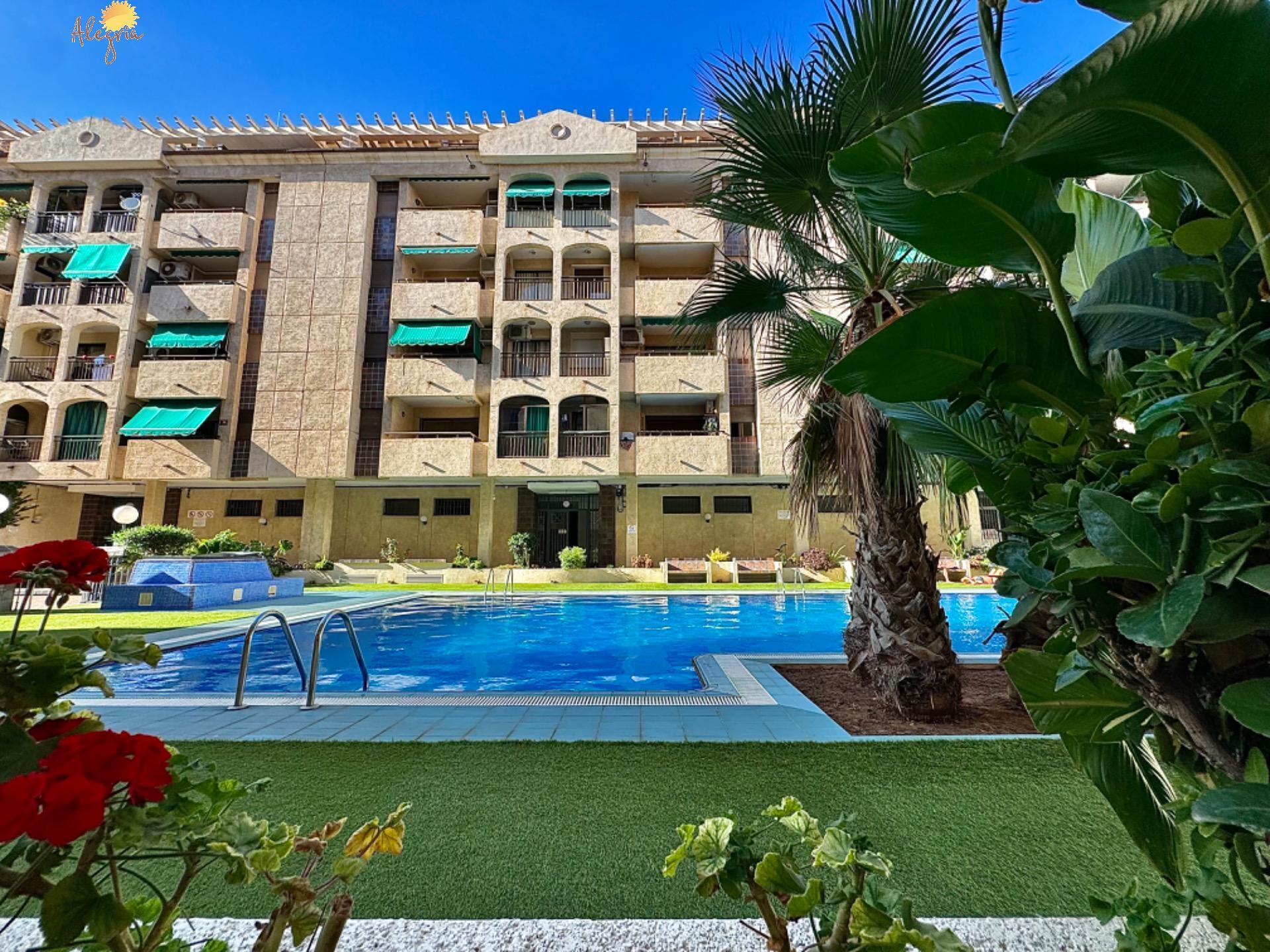 APARTAMIENTO EN TORREVIEJA DE 3 HABITACIONES 1 BAÑO+ GARAJE