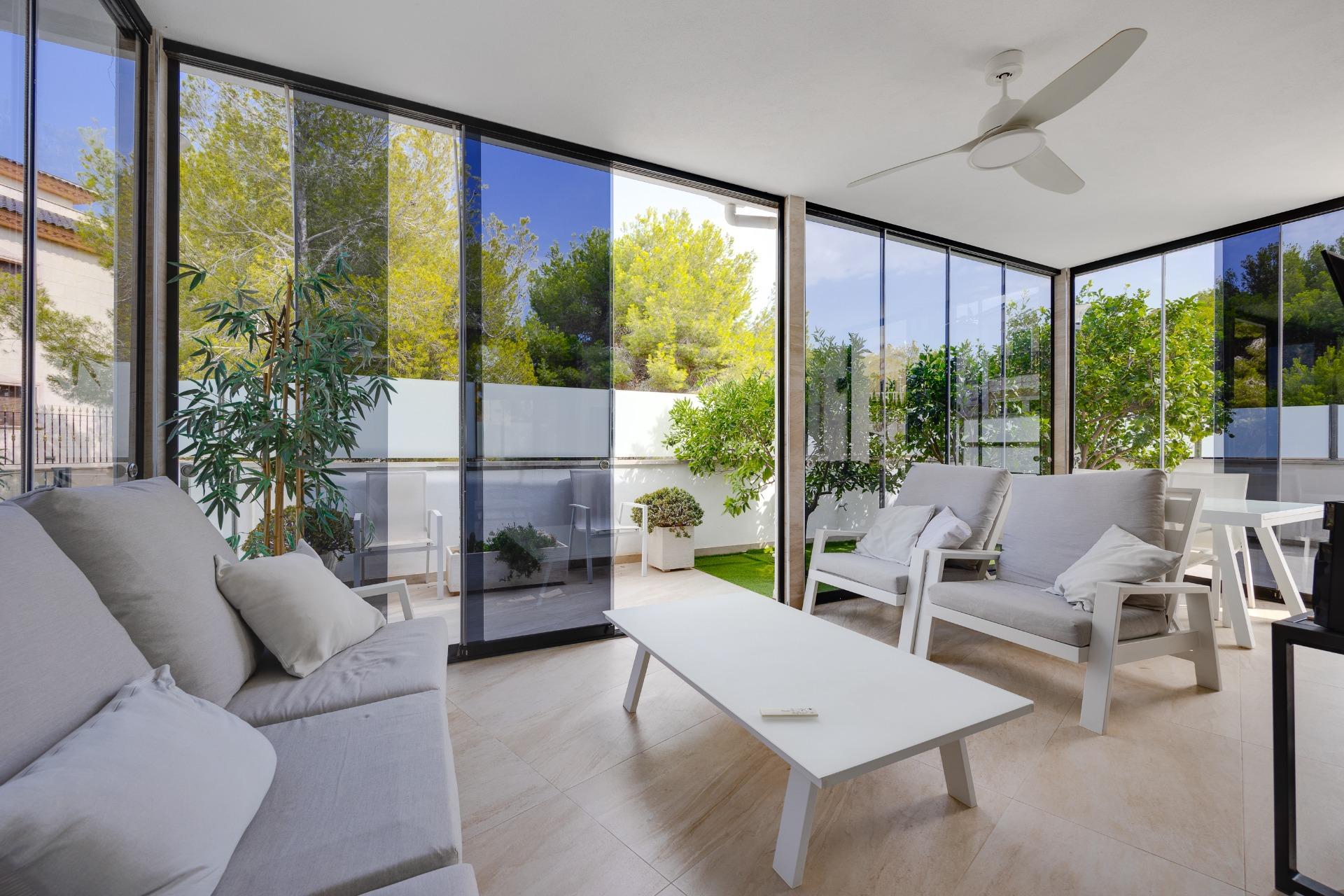 VILLA DE LUJO EN ORIHUELA COSTA (ALICANTE)