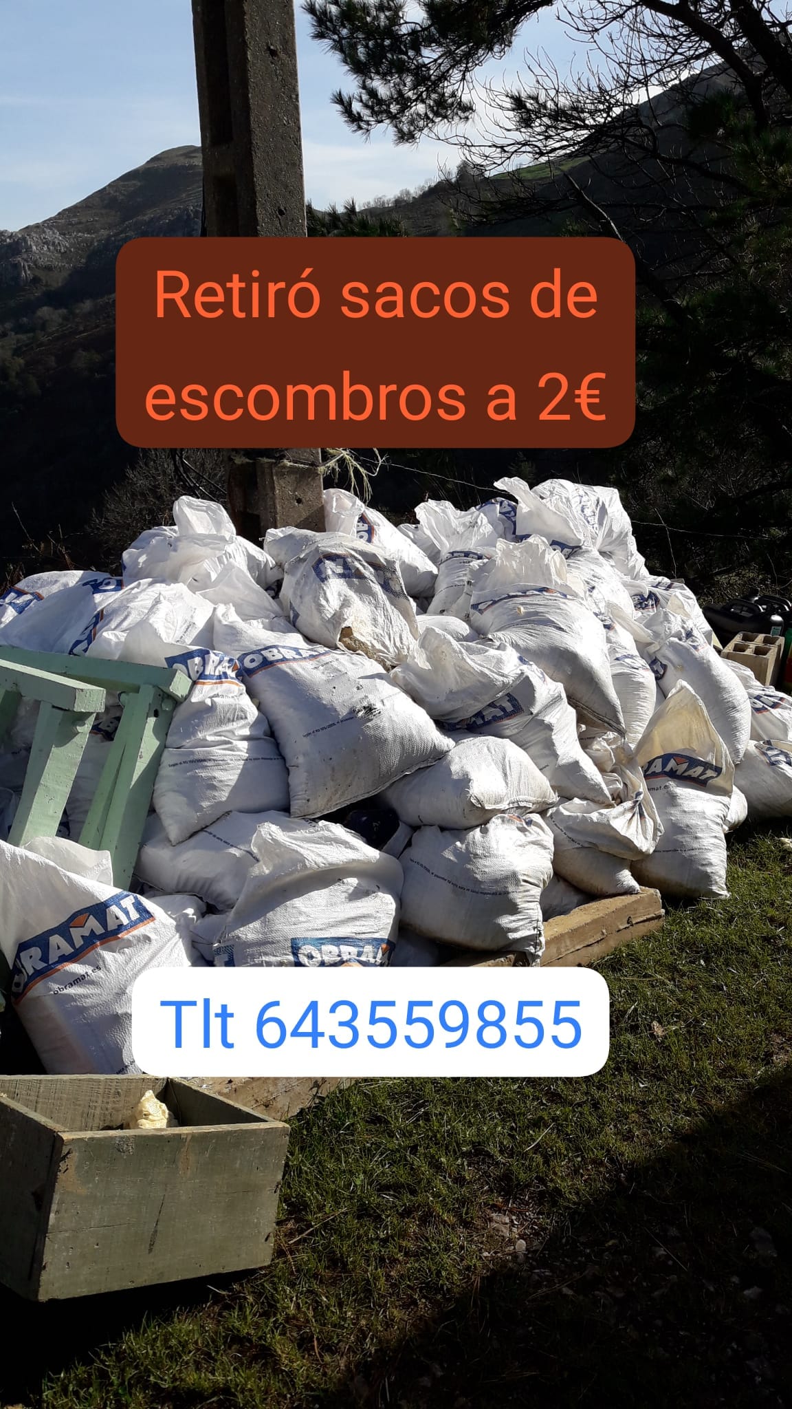 Retiró sacos de escombros
