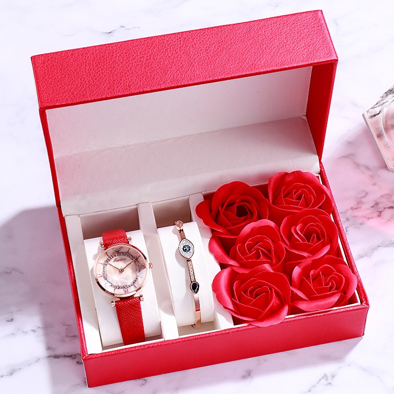 Valentine\'s Day gifts for ladies watches