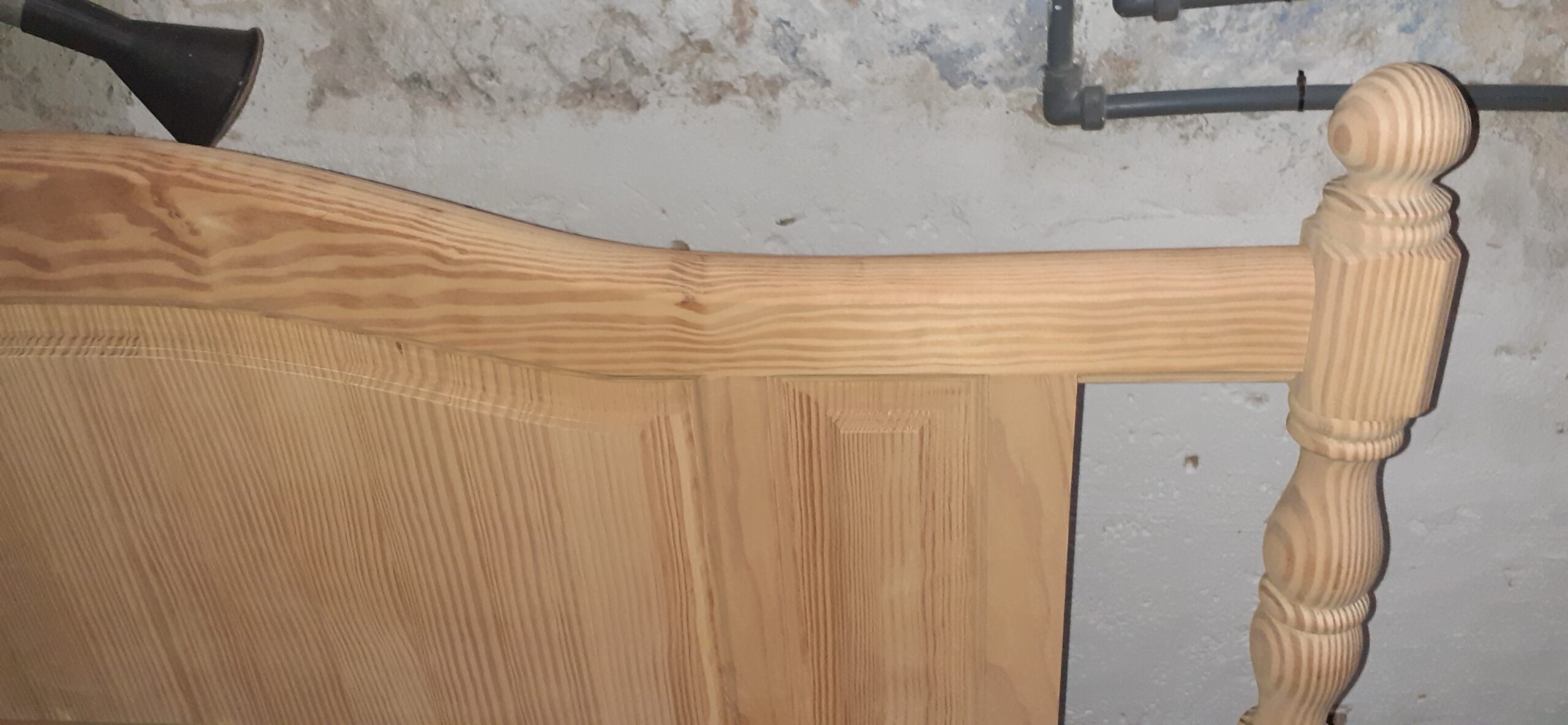 Cama de 160cm de ancho x 190cm(80€) o 200cm(110€) de largo,