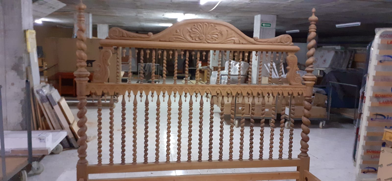 Cama Salomonico de Teca Macizo, SIN LACAR, de 200cm de Ancho