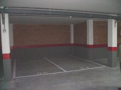 Vendo una plaza de garaje en la zona de Adelfas
