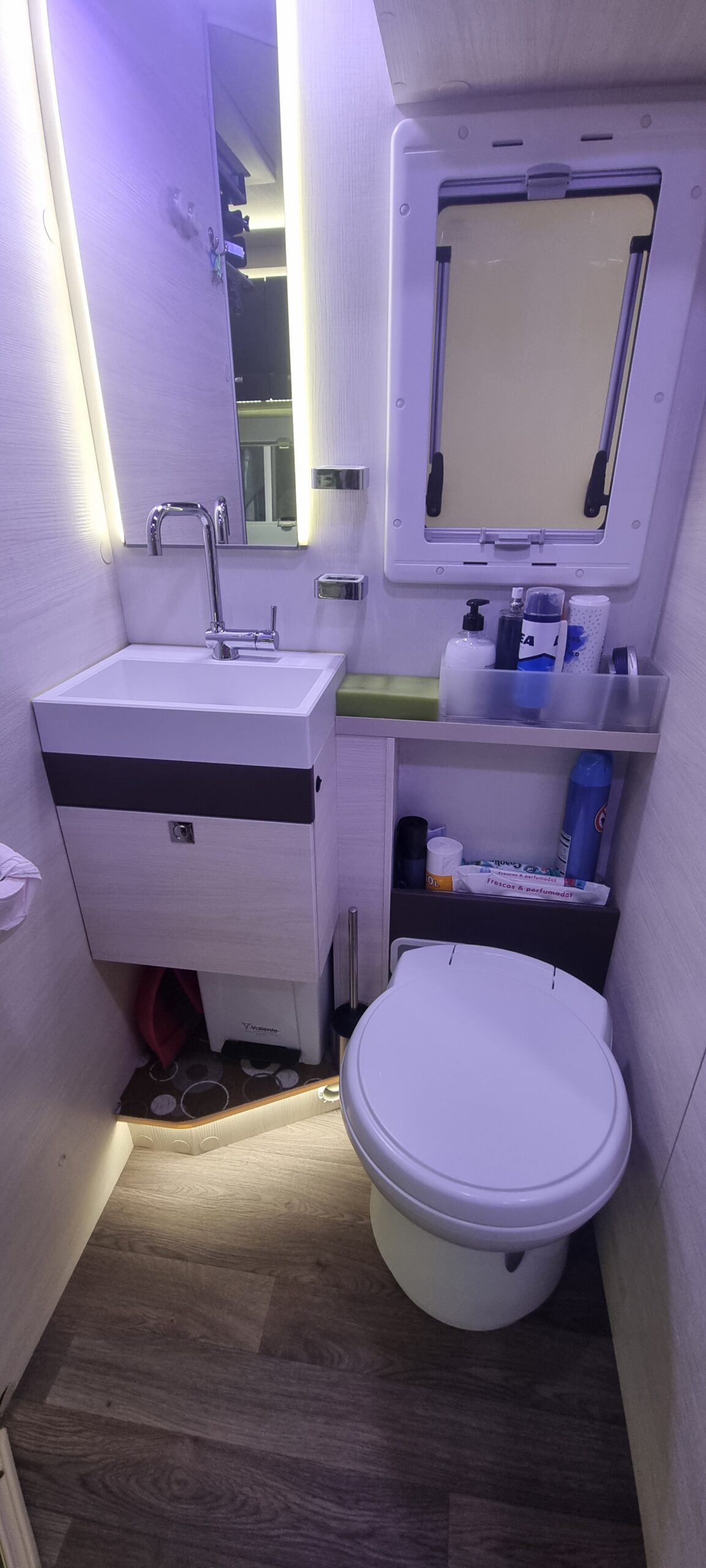 VENDO AUTOCARAVANA PERFILADA CHALLENGER MAGEO 280.