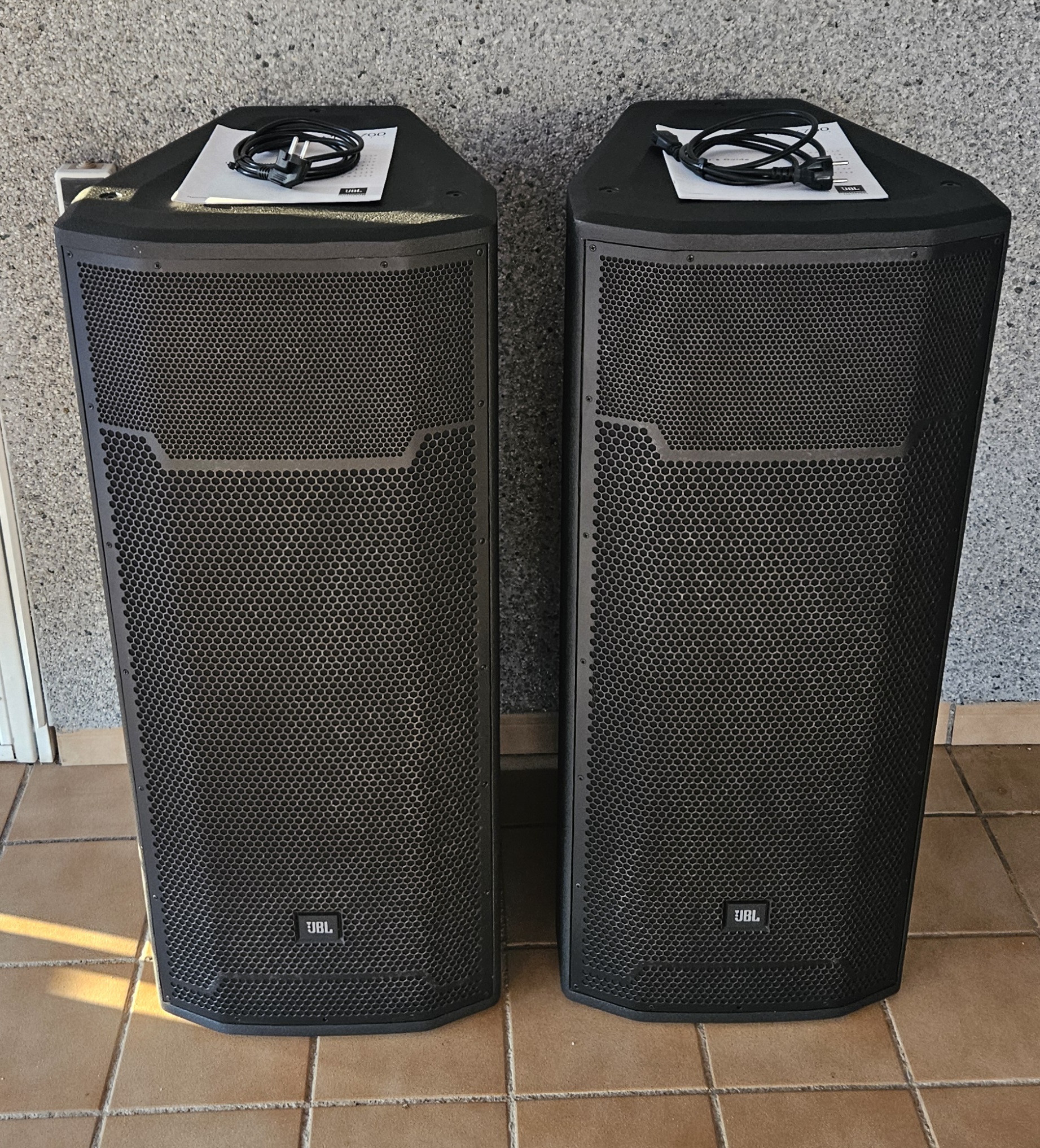 JBL PRX725 3000 watios de sonido RMS.