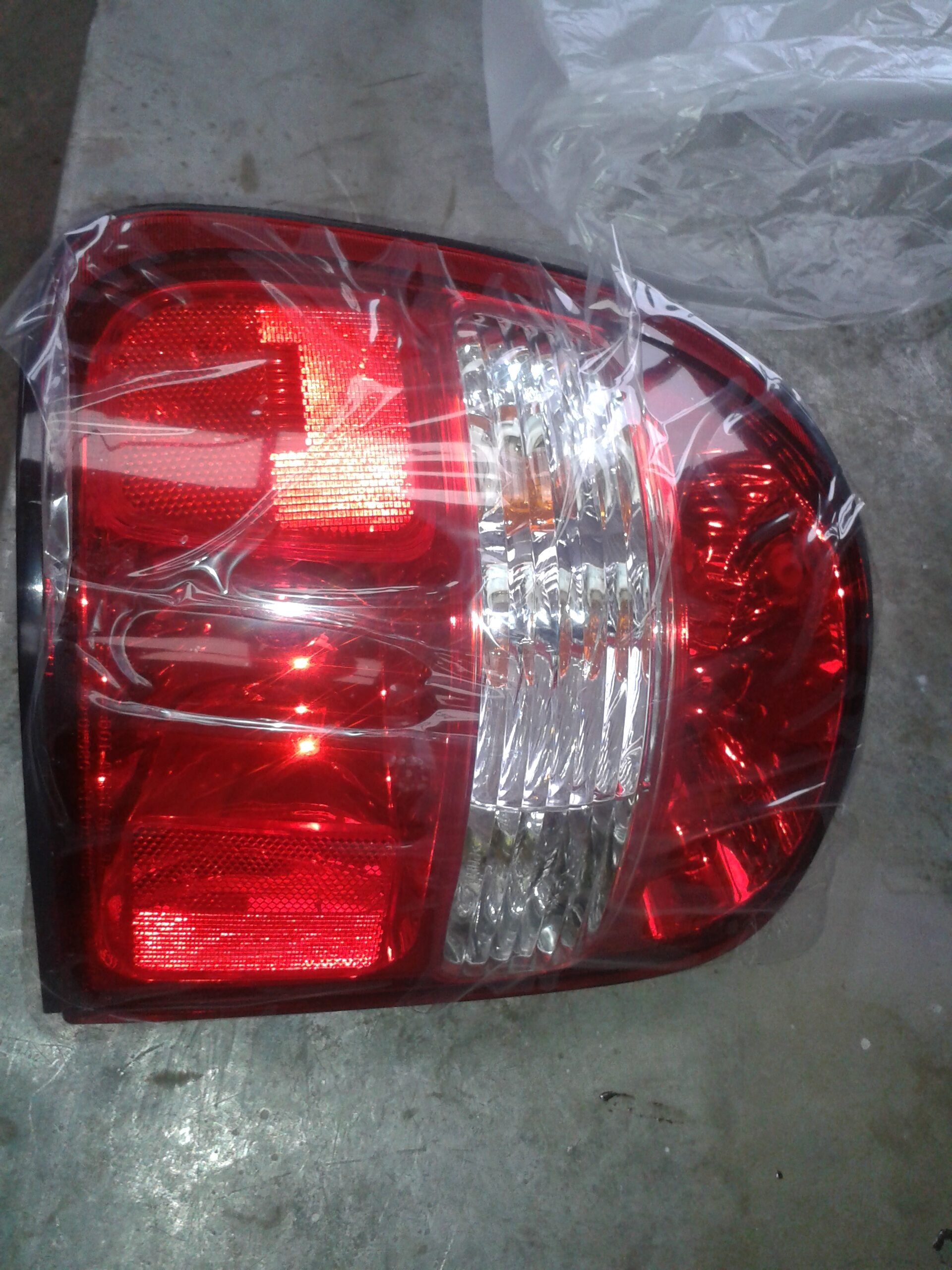 PILOTO TRASERO IZQUIERDO KIA SPORTAJE 0K08G51160A