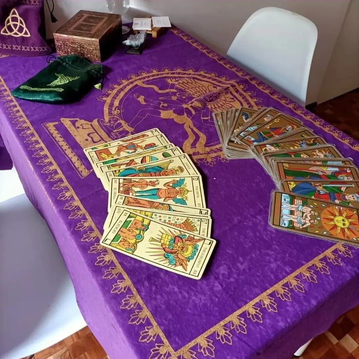 Videncia Real y Tarot Profesional – Juan Roucam, Maestro del Tarot