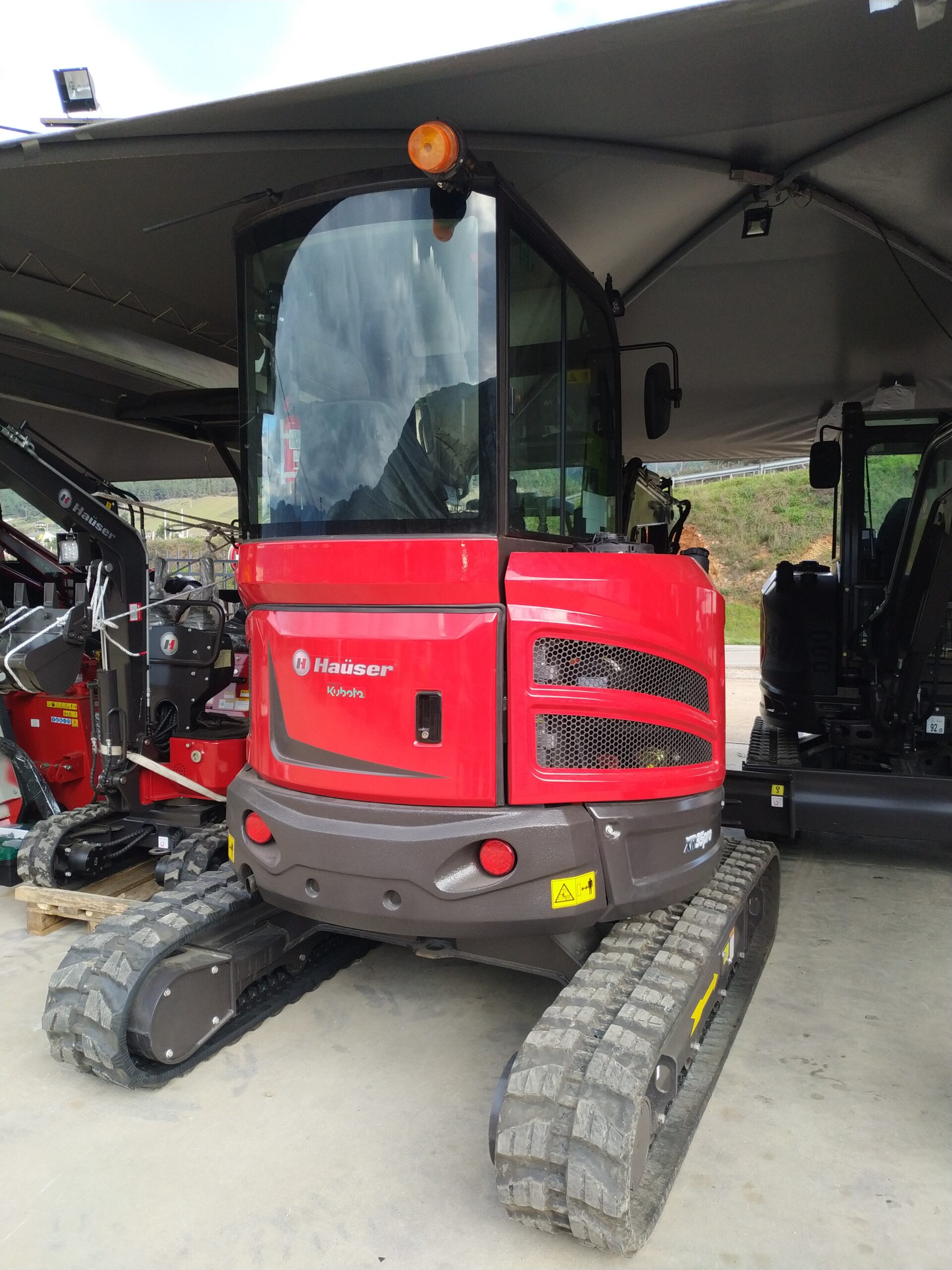 MINIRETROEXCAVADORA HAÜSER XR35 PRO KUBOTA 3CYL 4T.