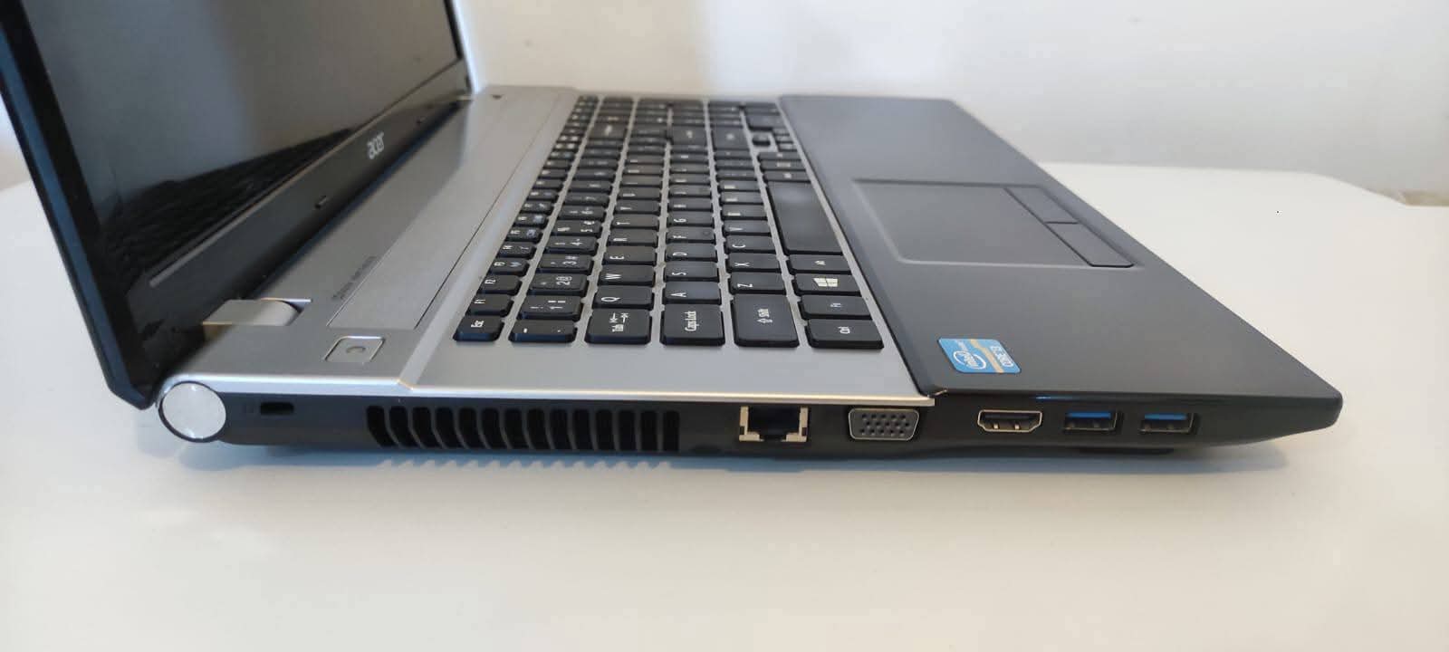 PORTÁTIL ACER DE 17 PULGADAS IDEAL COLE O TRABAJO