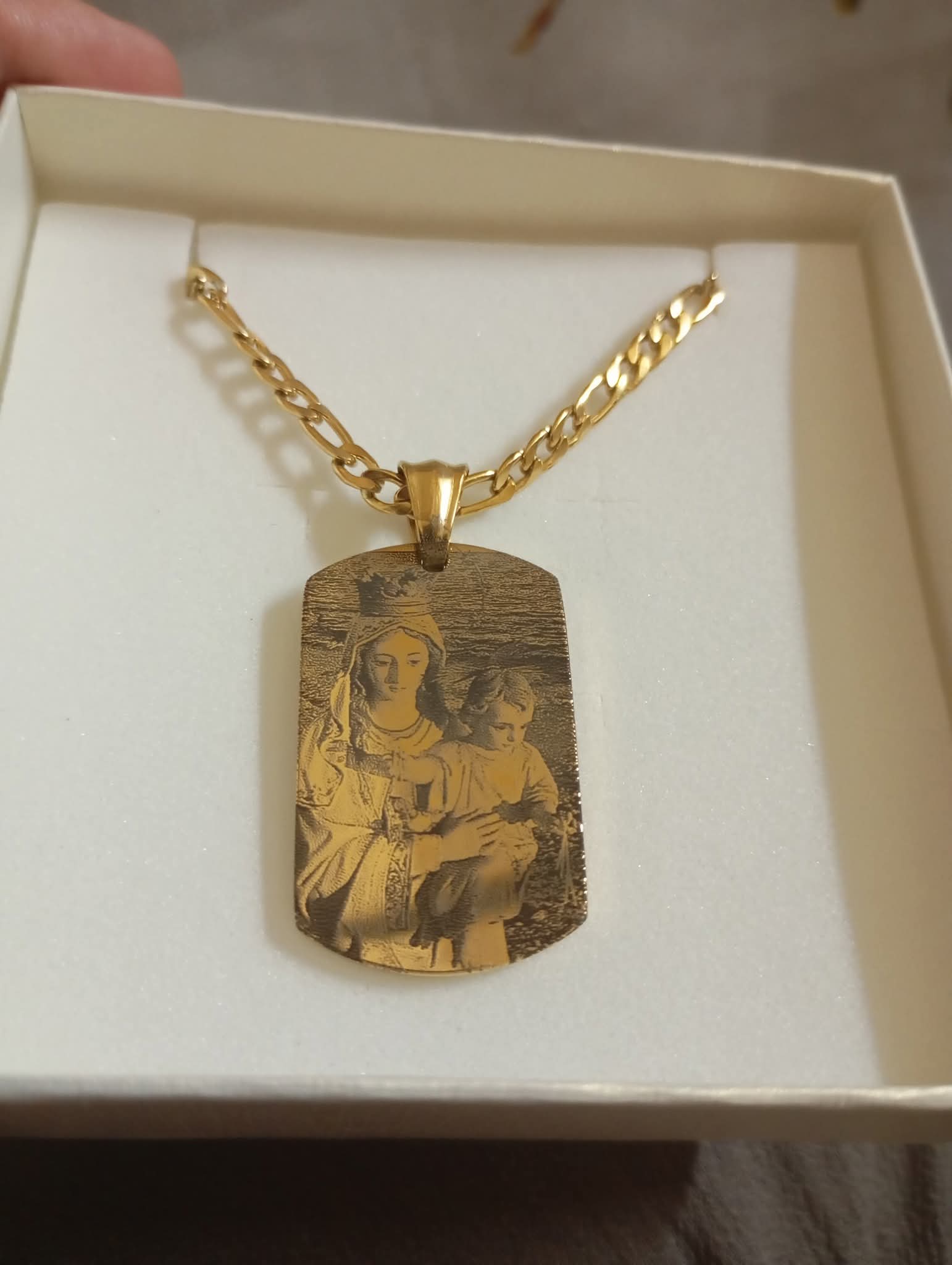 Cadena con colgante Virgen del Carmen
