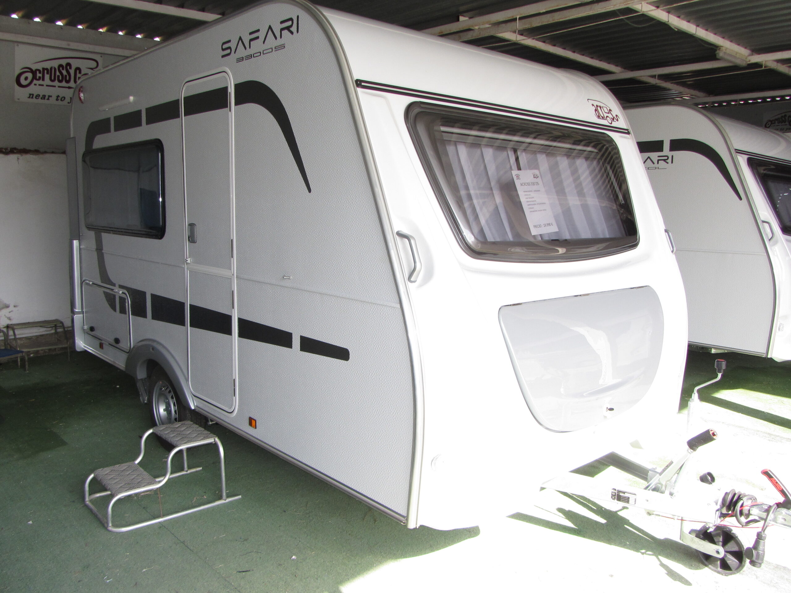 ACROSS SAFARI 330 DS