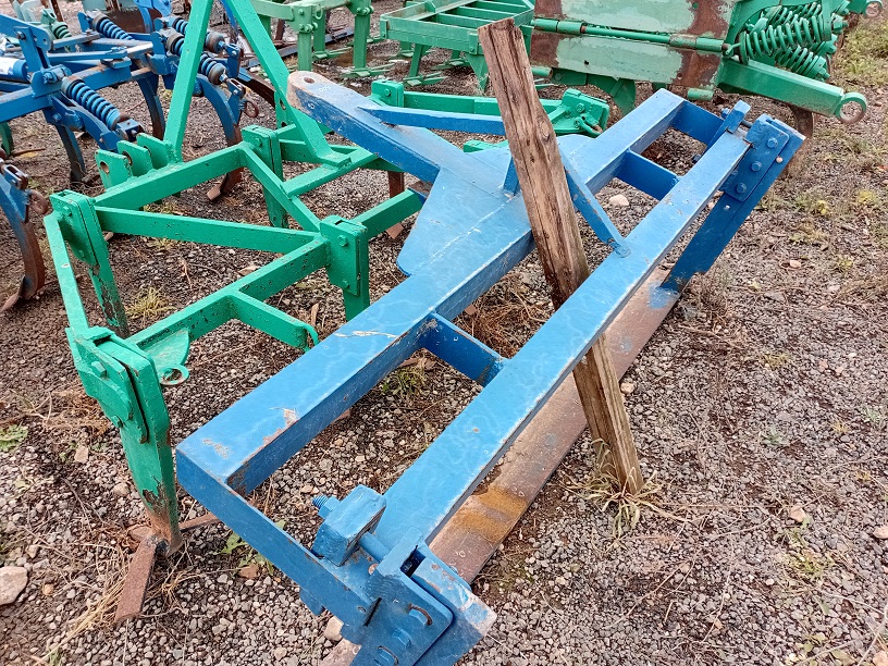 CUCHILLA PARA HIERBA DE 1.90 M. CON LANZA.