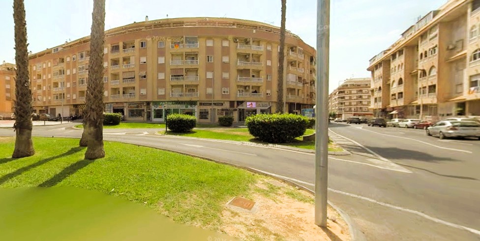 Alquiler local comercial parque de las Naciones