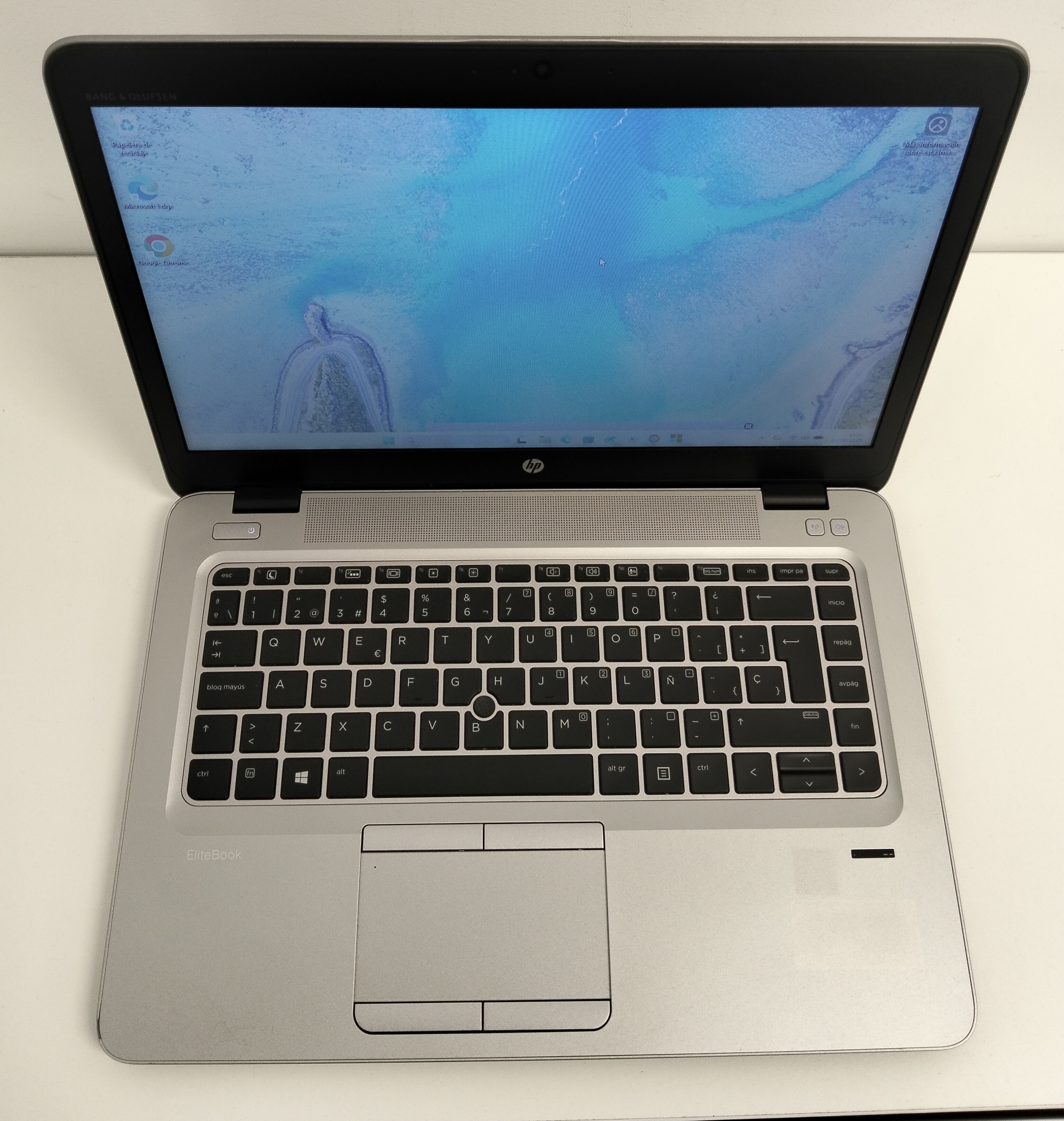 HP Elitebook 840 G3 en color plata y negro.