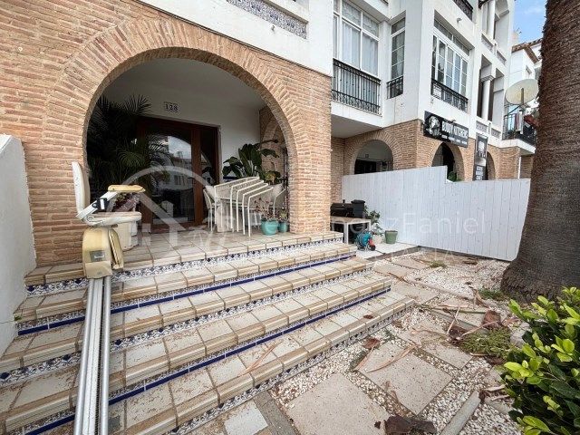 Magnífico bungalow en planta baja con jardín en Villamartín