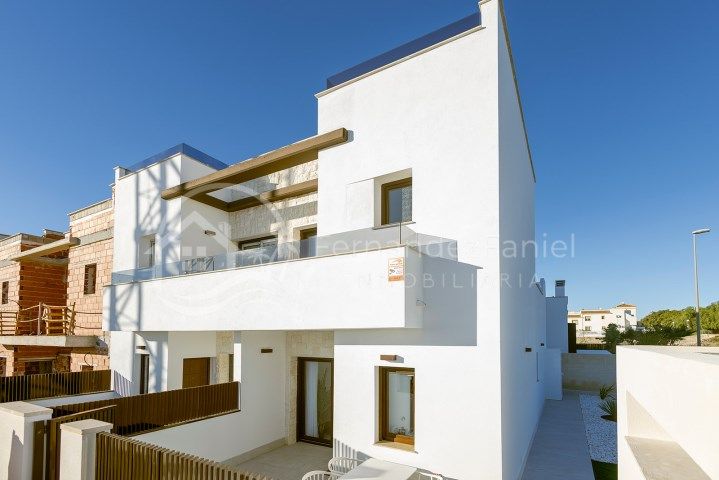 Casa tipo dúplex con 3 dormitorios en Vistabella