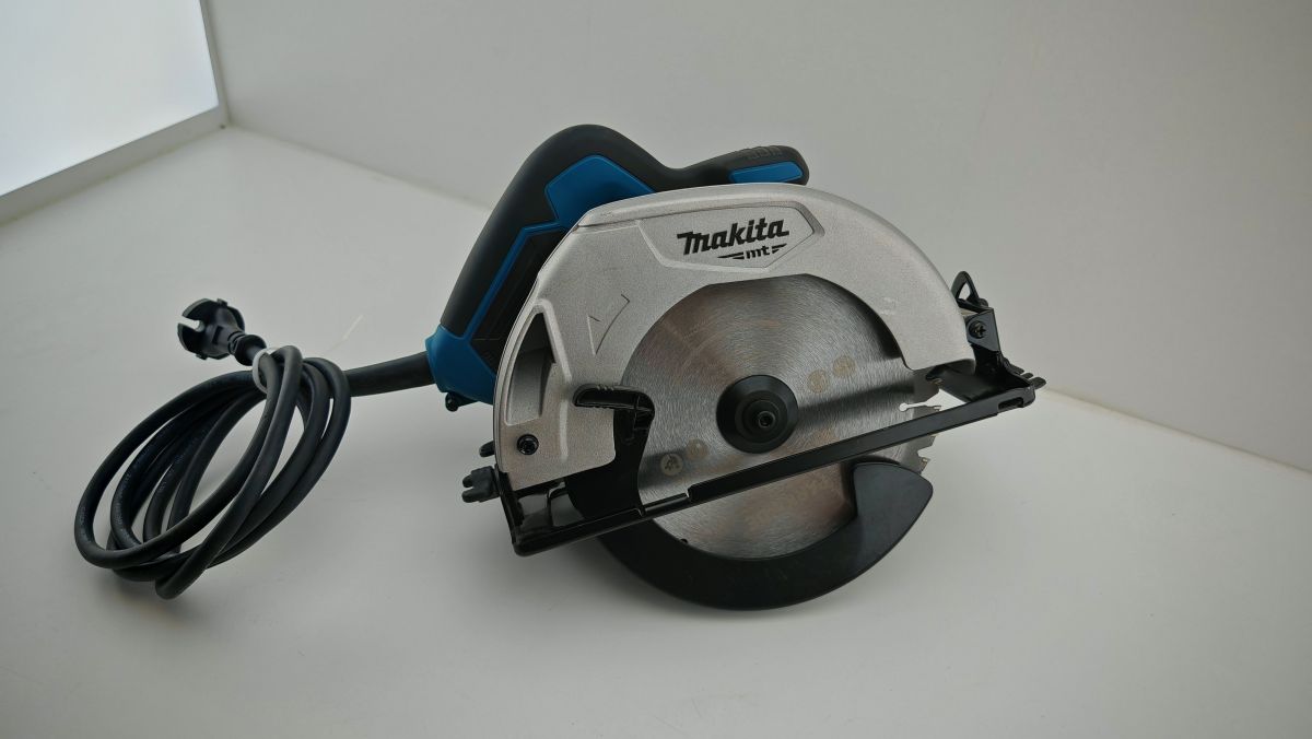 Sierra Circular Makita 1050W