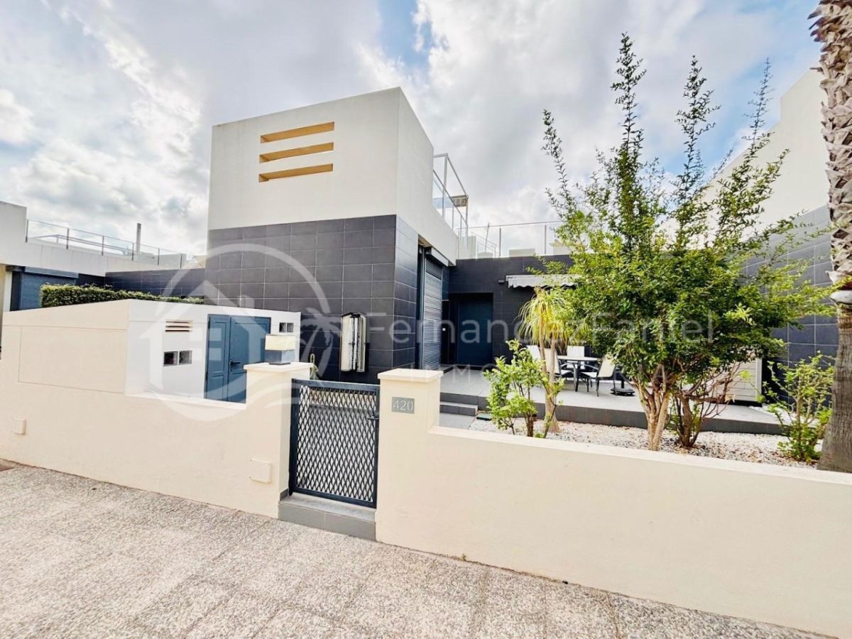 Adosado estilo Murano con jardín privado y solárium