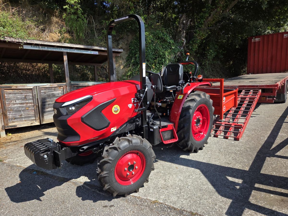 TYM F25RN 45 CV – TRACTOR COMPACTO PROFESIONAL 4X4
