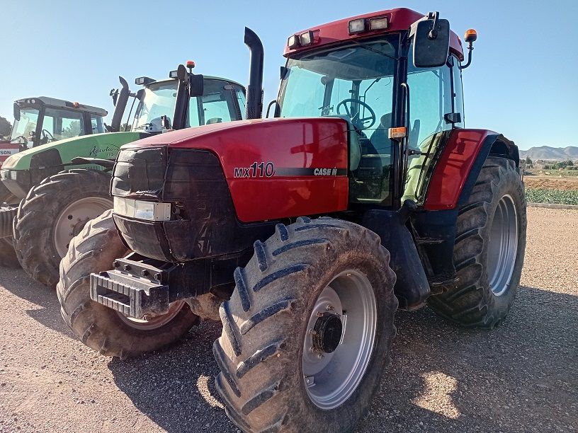 TRACTOR CASE MX 110.